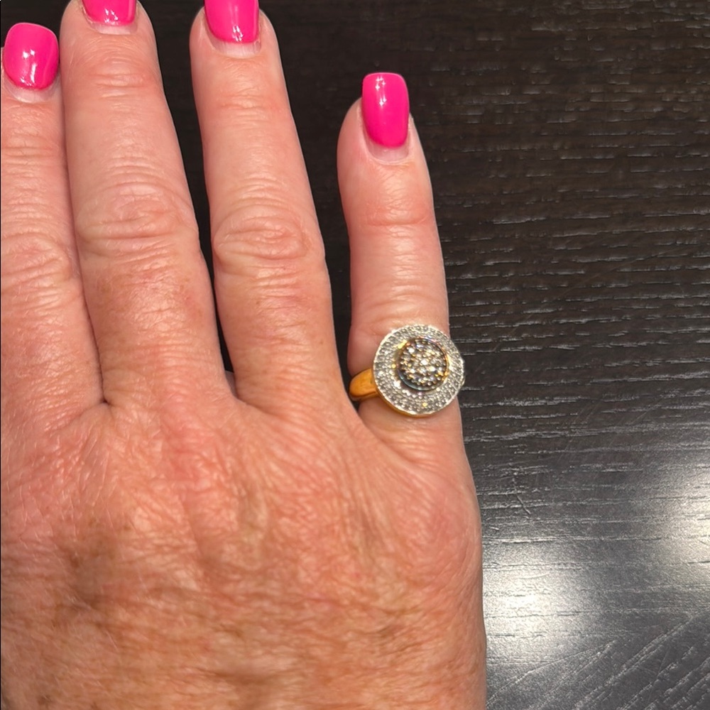 Elegant Gold and Silver Women's Ring